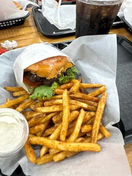 Smashway Burger — venue photo 4