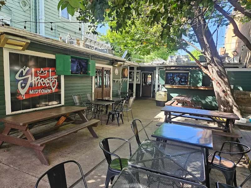 Streets Pub and Grub — venue photo 3