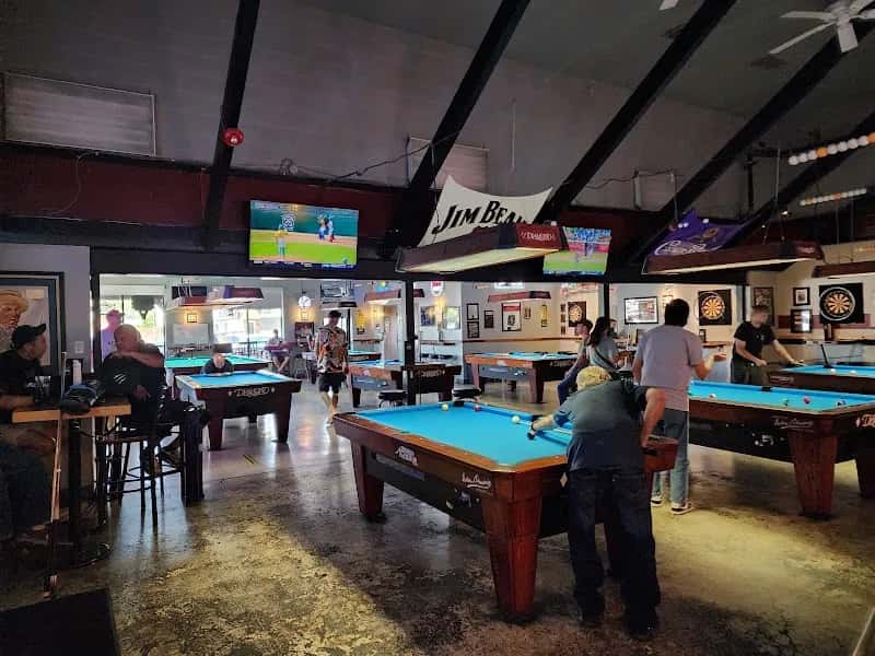 Big Willies — venue photo 3