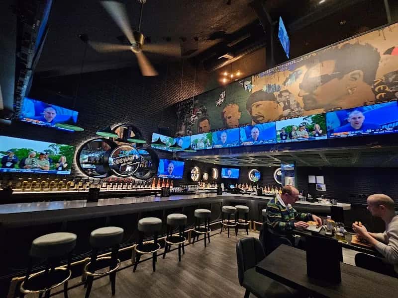 Keenan's Irish Pub, Mississauga — venue photo 3