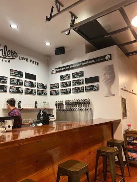 Leashless Brewing — venue photo 2