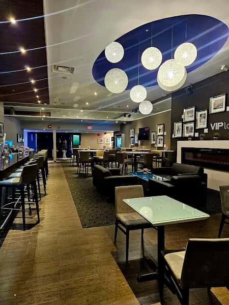 Cineplex VIP Lounge and Restaurant — venue photo 3