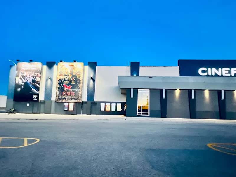 Cineplex VIP Lounge and Restaurant — venue photo 5