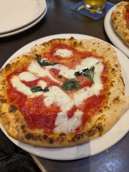 Famoso Neapolitan Pizzeria - Magrath — venue photo 4