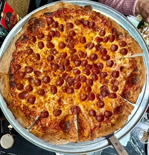 Caliente Pizza and Drafthouse — venue photo 3