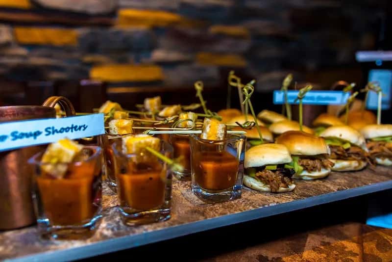 Irish Wolfhound Restaurant & Pub — venue photo 2