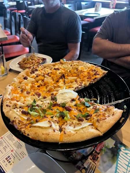 Boston Pizza Simcoe — venue photo 4