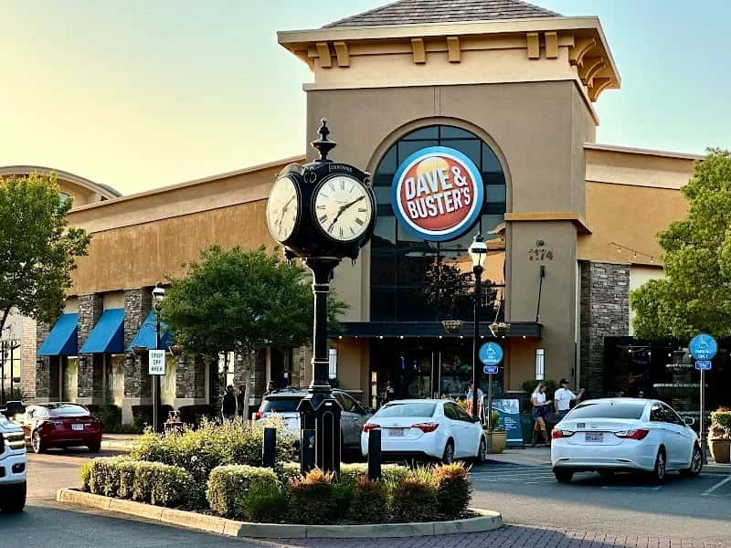 Dave & Busters Roseville — venue photo 4