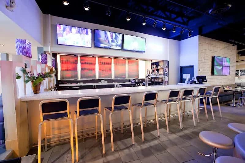 WXYZ Lounge at Aloft Hotel — venue photo 4