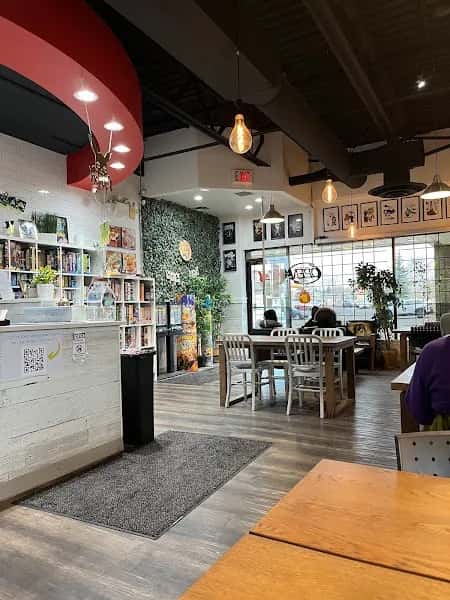 Swirl Cafe & Games — venue photo 4