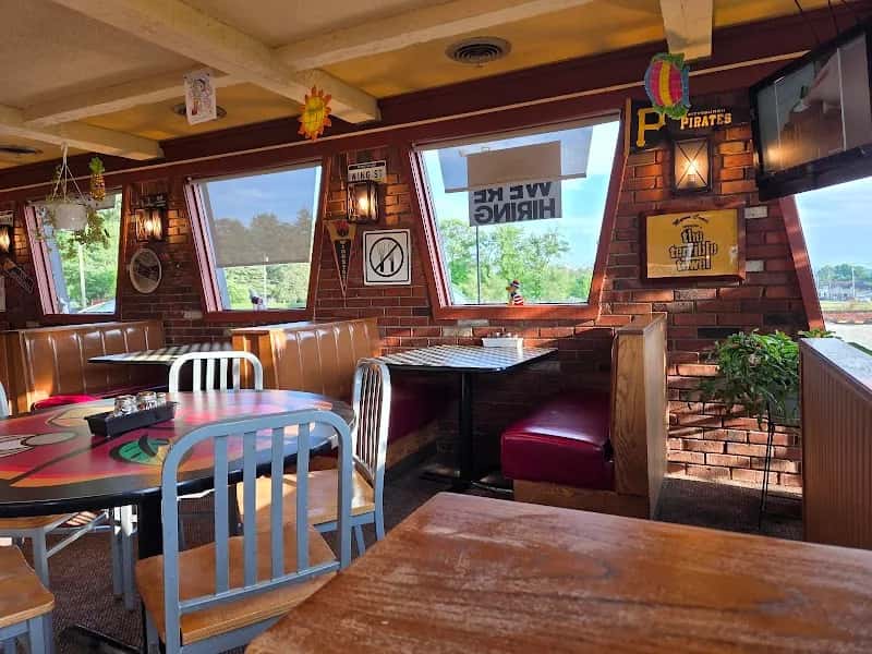 Pizza Hut Natrona Heights — venue photo 3