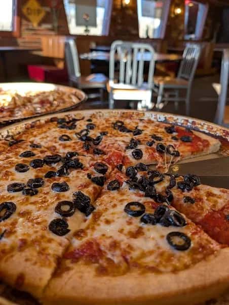 Pizza Hut Natrona Heights — venue photo 5