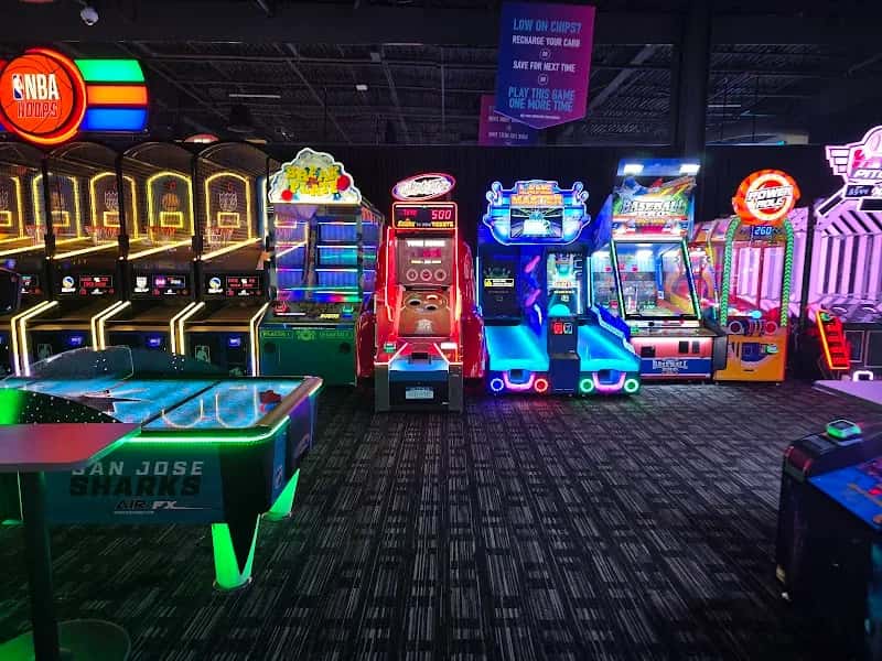 Dave & Busters Folsom — venue photo 4