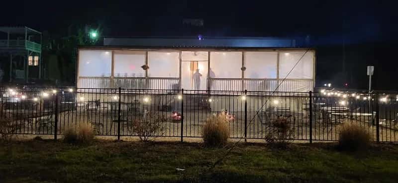 Blondie’s Breezeway Kitchen & Cocktails — venue photo 3