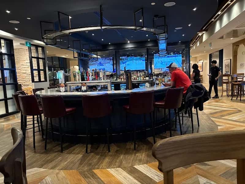 Turtle Jacks Etobicoke — venue photo 2