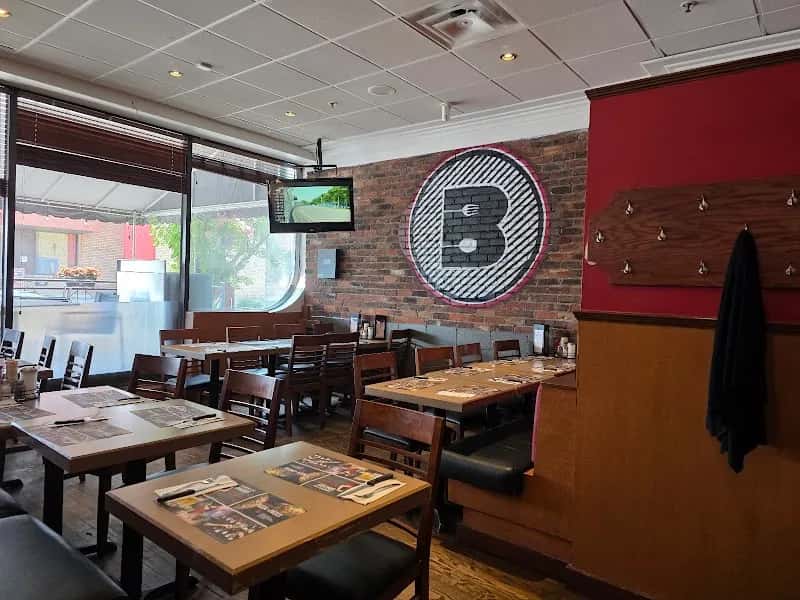 Barbies Resto Bar Grill — venue photo 4