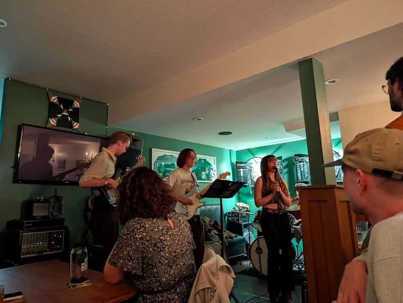 Shannon’s Pub & Grill  — venue photo 5