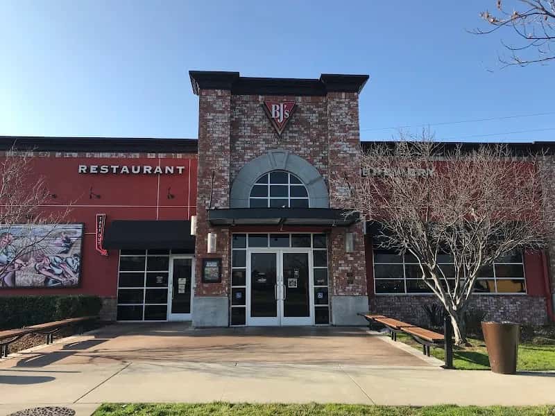 BJ's Restaurant & Brewhouse — venue photo 4