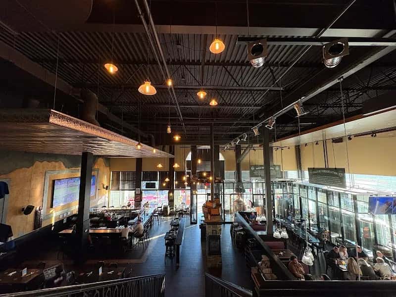 Les 3 Brasseurs Pointe-Claire — venue photo 4