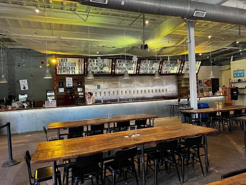 Hi Wire Brewing Company Durham — venue photo 2