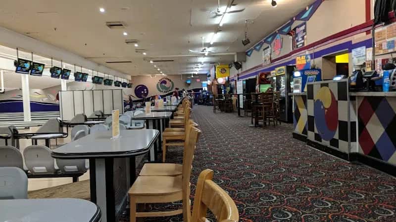 Levittown Lanes Bar & Grill — venue photo 4