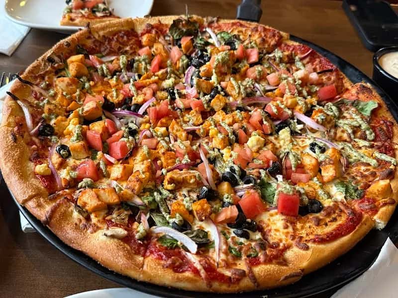 Boston Pizza Courtneypark Mississauga  — venue photo 3