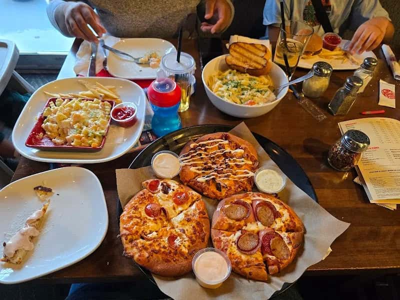 Boston Pizza Courtneypark Mississauga  — venue photo 5