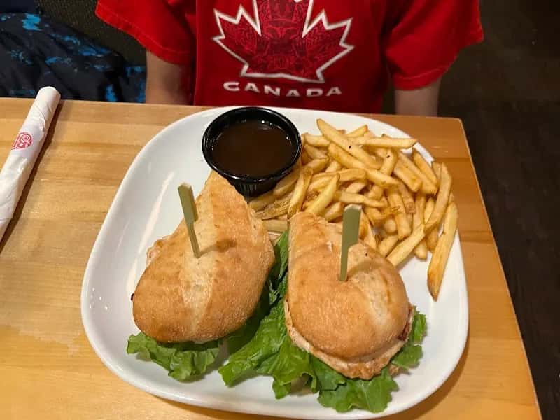 Boston Pizza Water Street — venue photo 4