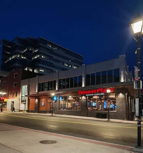 Boston Pizza Water Street — venue photo 5