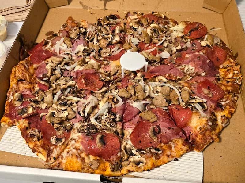 Me-n-Ed's Pizza* — venue photo 3