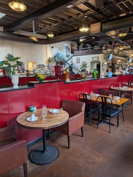 Paliotti's Italian Restaurant (Abbotsford) — venue photo 5