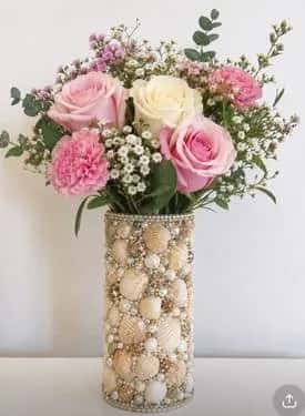 Shell Vase & Bouquet