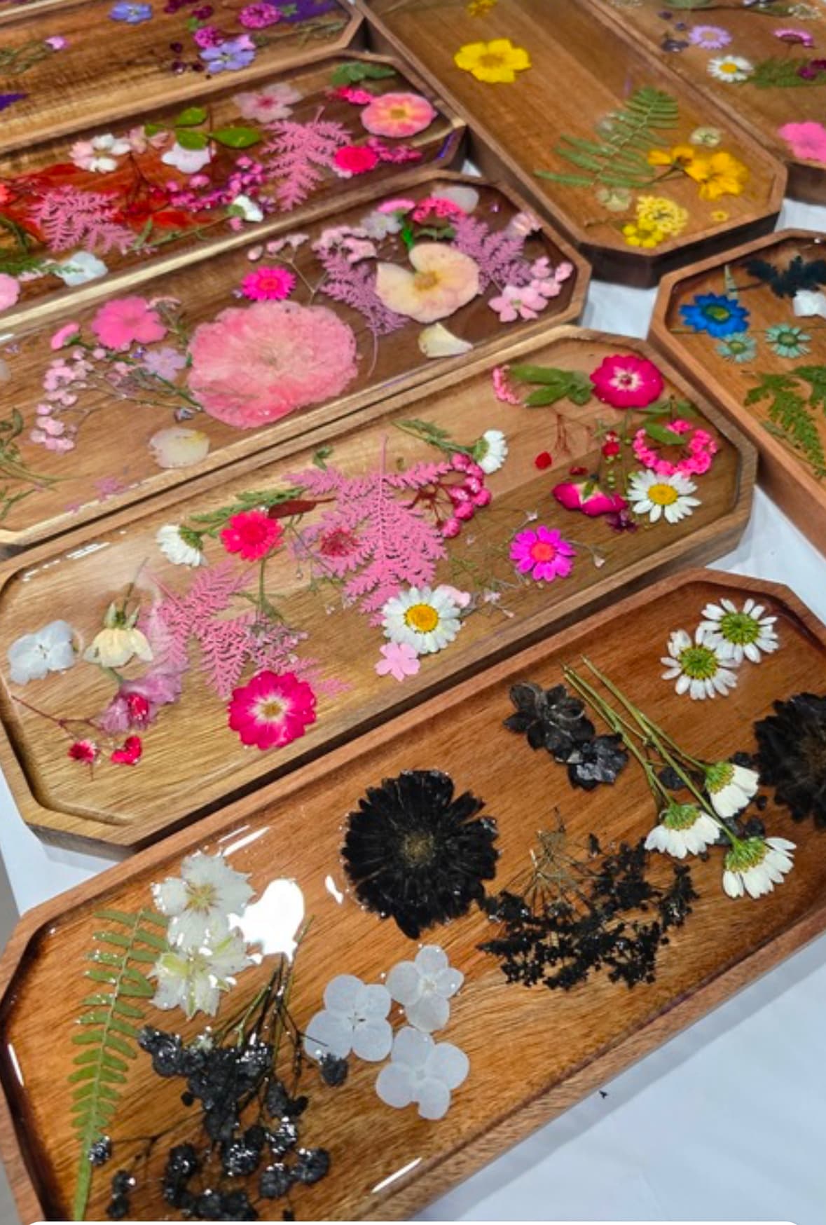 Charcuterie Boards With Resin & Pressed Flower